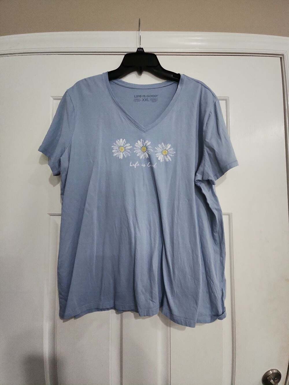 Life is good XXL Light Blue Daisy Embellished Graphic T-Shirt